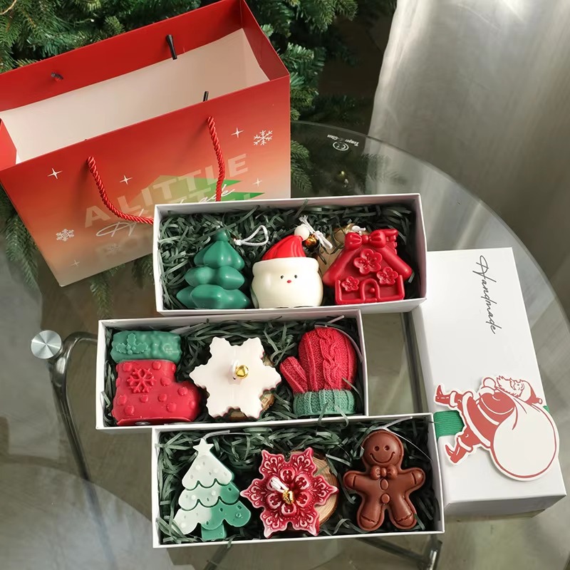 3個入り手作りクリスマスアロマキャンドルセット（サンタ、雪だ - Holiday Candle Set のレビューと価格